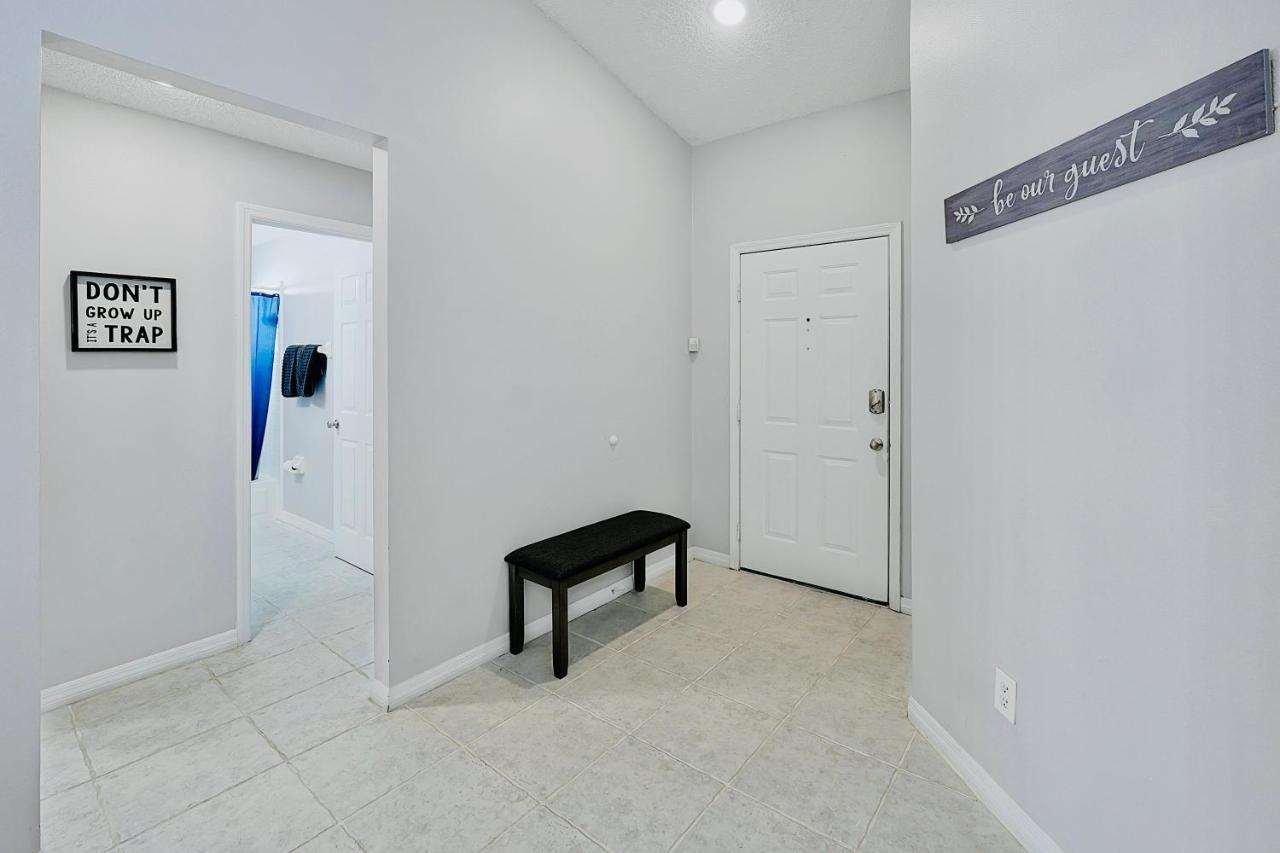 Cozy Family Getaway With Pool, Hot Tub, Patio, King Bed Holiday home Kissimmee