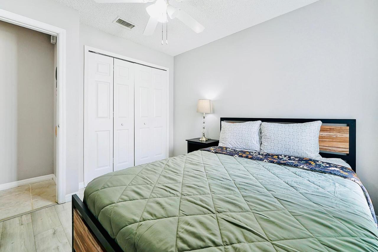 Holiday home Cozy Family Getaway With Pool, Hot Tub, Patio, King Bed *