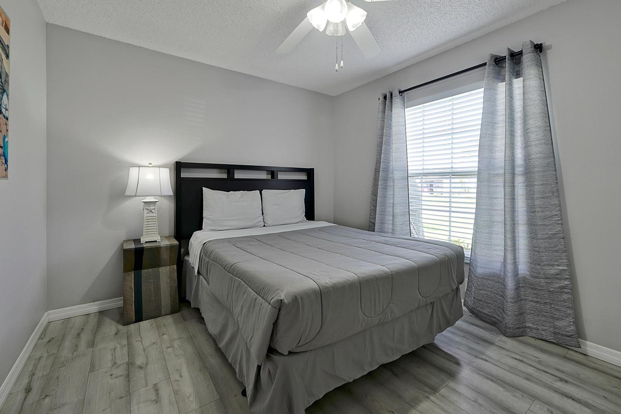 Cozy Family Getaway With Pool, Hot Tub, Patio, King Bed *